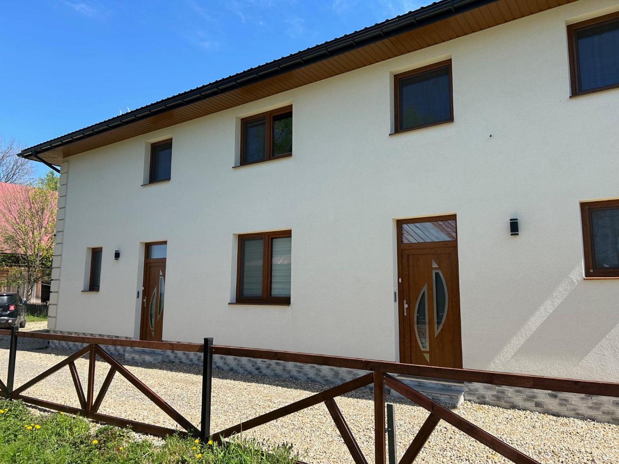 Styry Pory Roku Apartment Gron Bagian luar foto